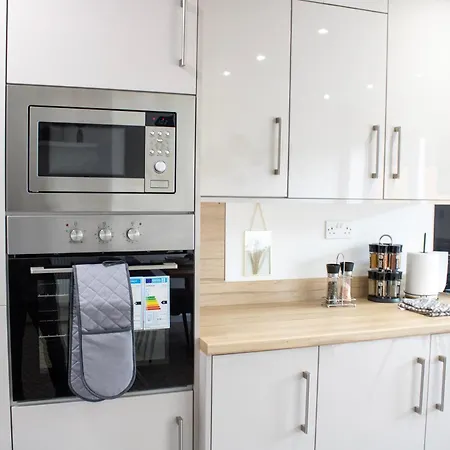 Ferienhaus Harvard House, Stylish 3 Bedroom House In Solihull 5 Mins To The Nec, Bhx ,jlr With Free Parking Birmingham